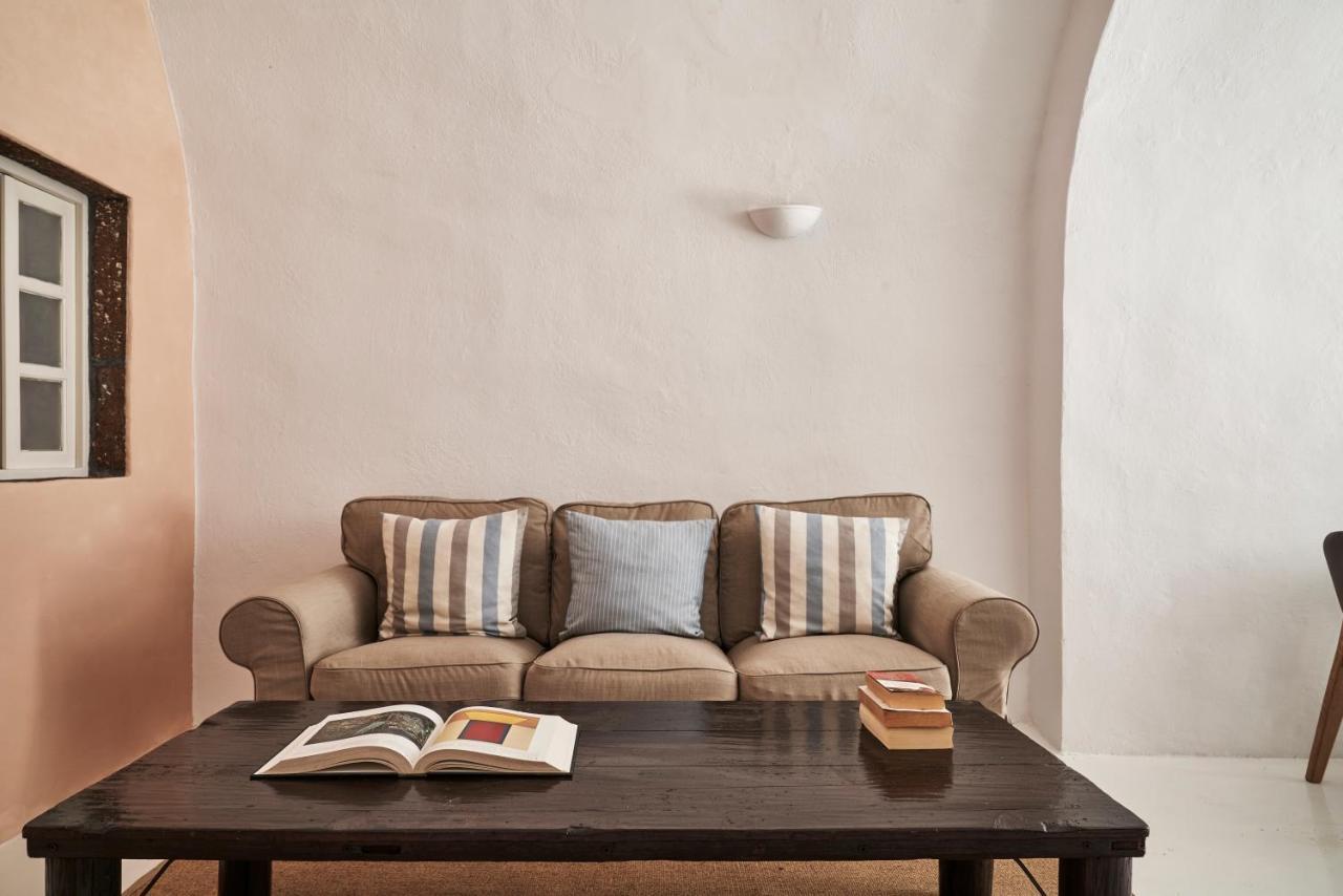 Vakantiehuis 2 Bedroom Charming With Outdoors Jacuzzi Megalochori (Santorini)